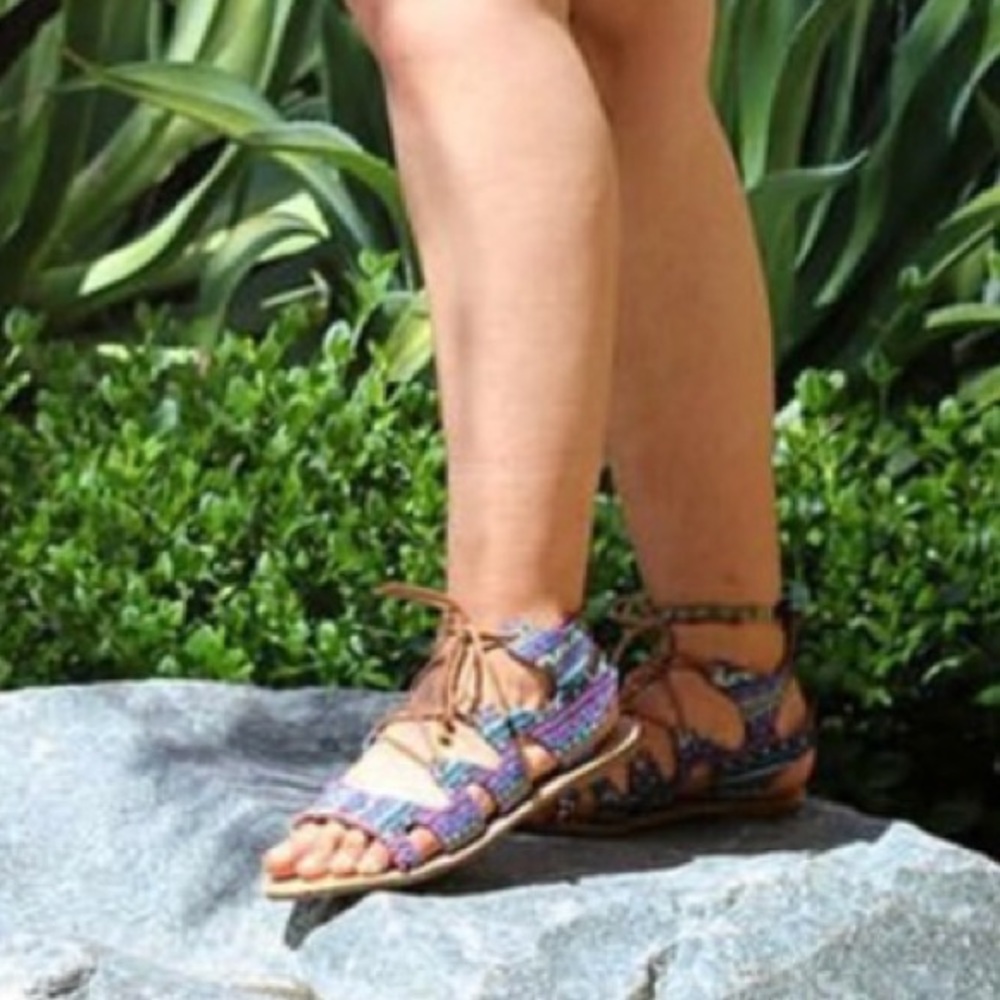 NIB Gladiator Lace Up Beaded Trim Boho Sandals - Picture 3 of 6